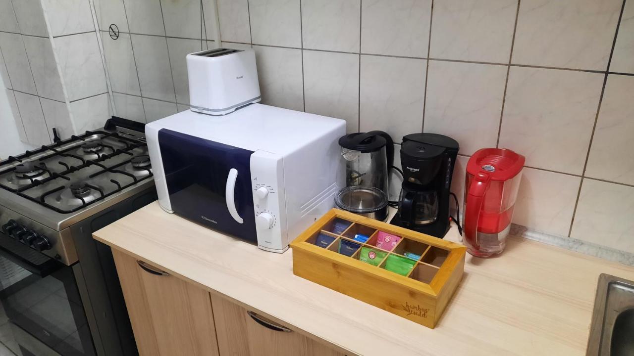 Modern Semi-Central 1 Bedroom Apartment, 3 Parks Nearby Bucarest Esterno foto
